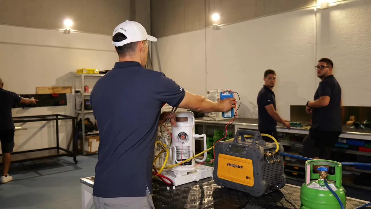 STS Yacht Workshop & Technical Facilities